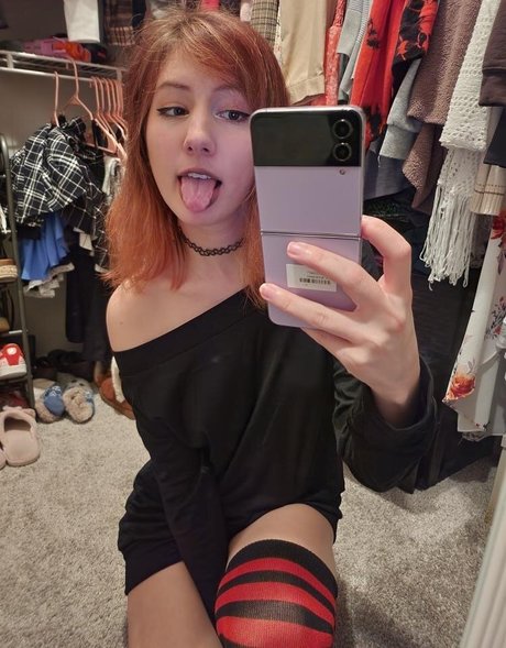 Bunimilk model erotic image