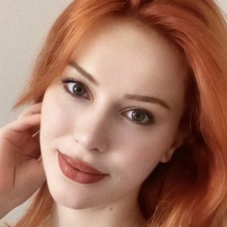 Aysennyuksel sexy star photo