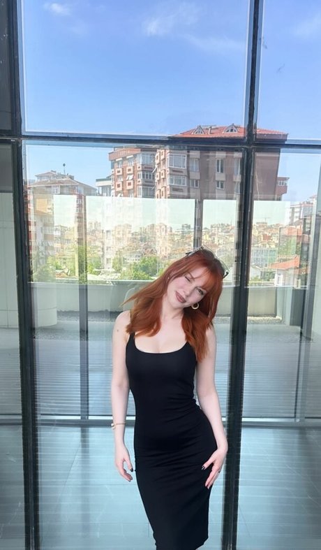 Aysennyuksel model top img