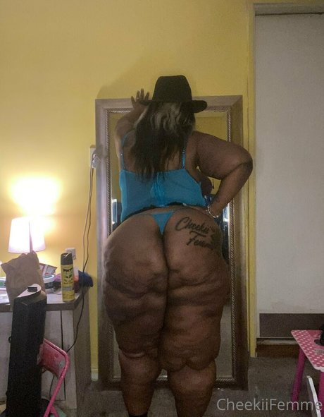 cheekiifemme free star photo