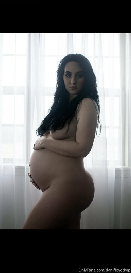 danidarkovip star hot photos