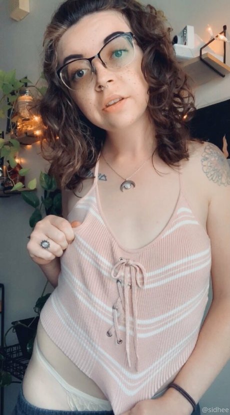 sidhee star pretty photo