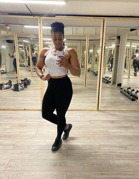 tillysworld model best photo