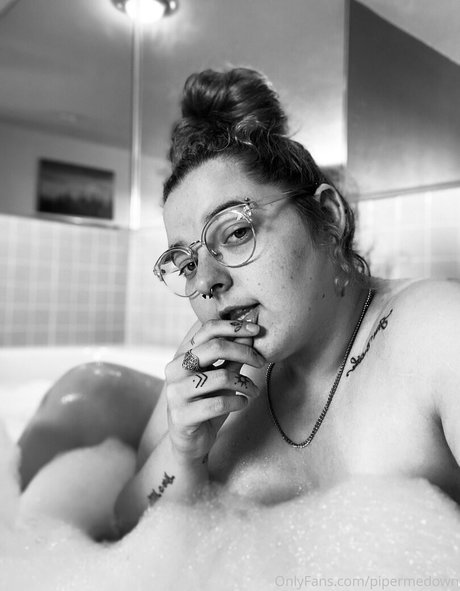 pipermedown erotic actress pictures