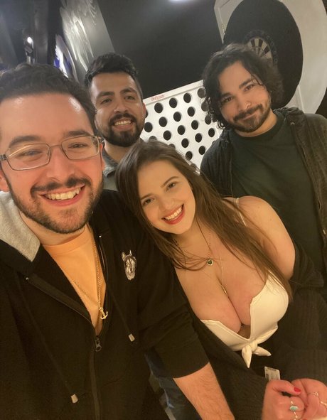 vanessinator pretty pornstar img