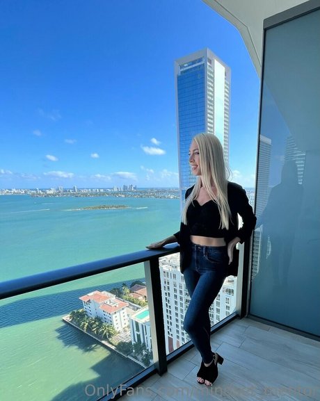 mindset mentorrrr art actress image