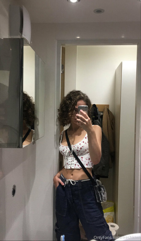 big tits cougar onlyfans exclusive pic