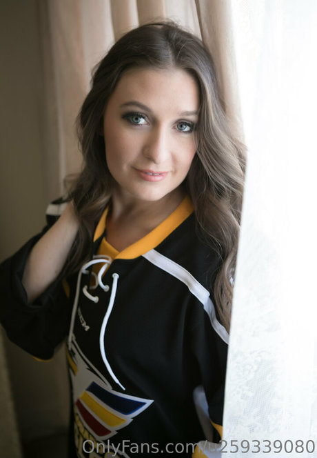 puckbunnyof model nice pic