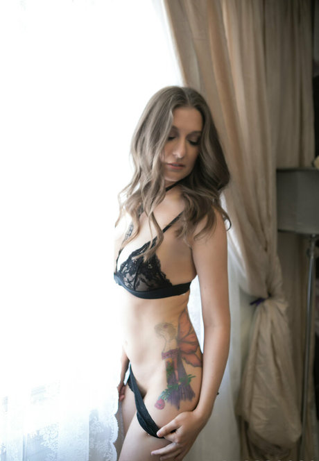 puckbunnyof porn actress img