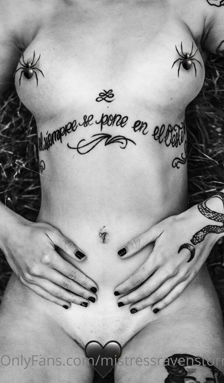 mravenstorm exclusive model picture