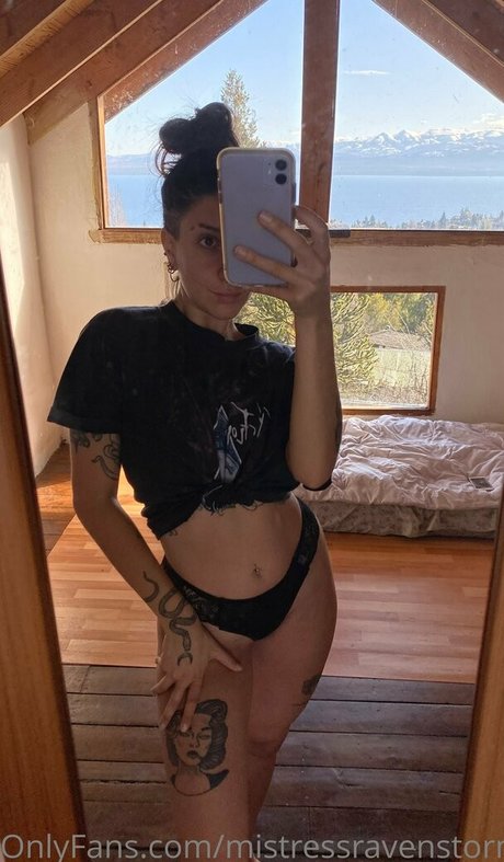 mravenstorm nude model pics