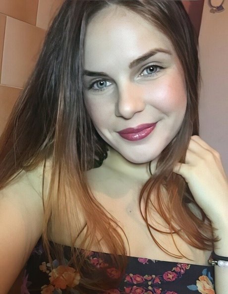 Bella Alice best star photo