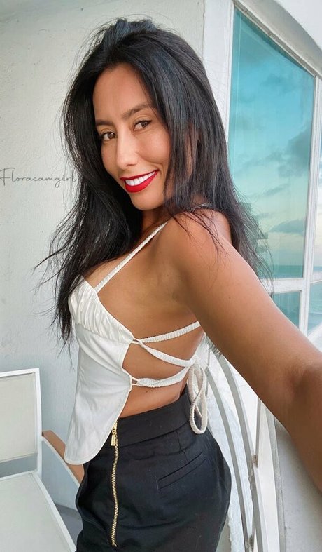 florabellafree sexy actress photo