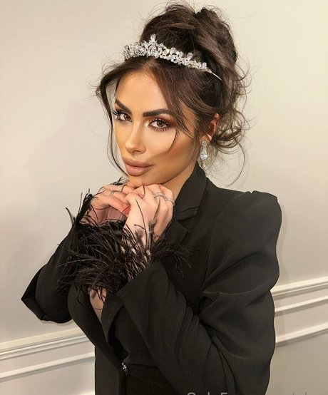 Alus erotic actress photos