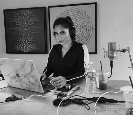 pawg xxx onlyfans pornographic picture