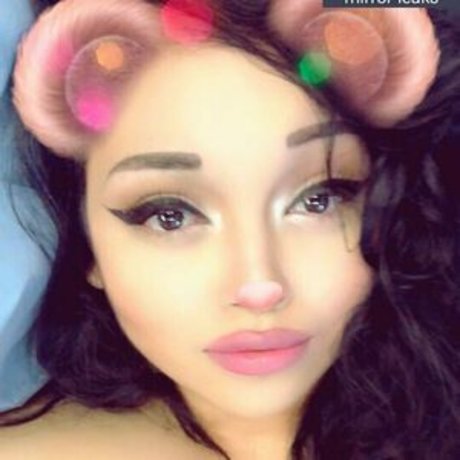 wachamarie adult model photo