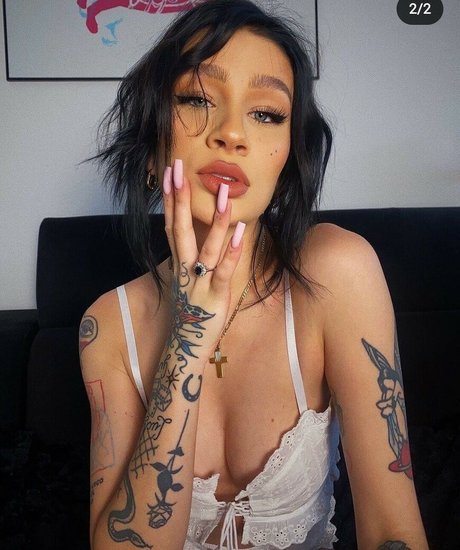 Agata Dziarma sexy model picture