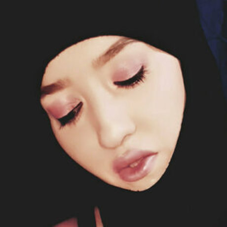 MunaSanur adult star photos