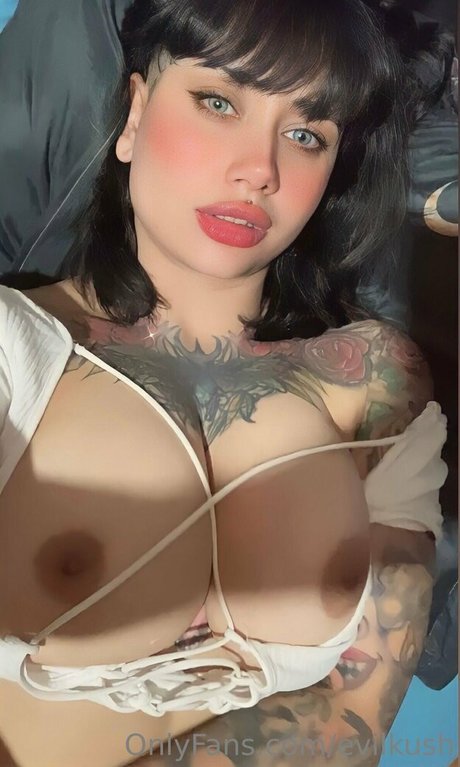 Romy K nude pornstar pictures