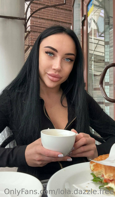 lola dazzle free hot star gallery