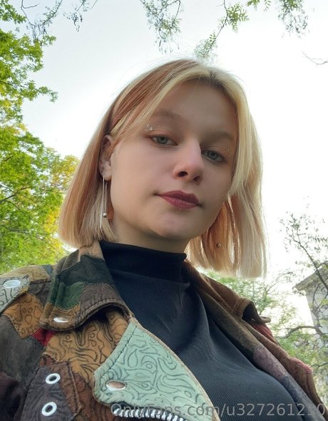 lillie france Quick model image