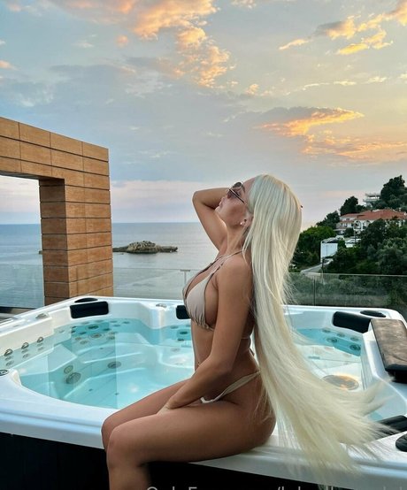 lolaellemodel art model pics