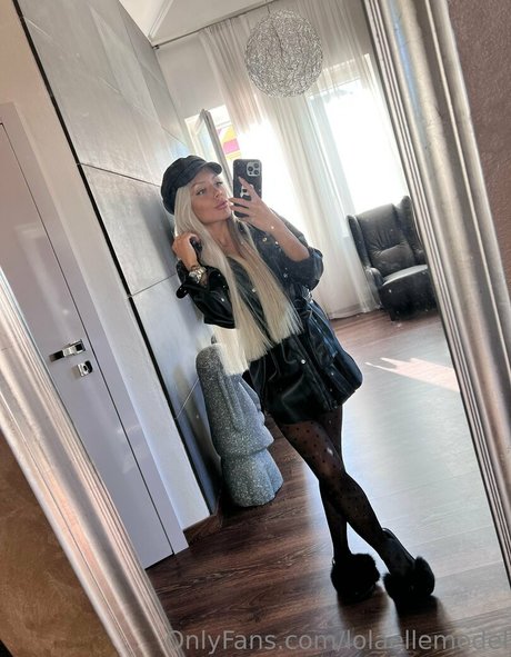 lolaellemodel naked actress img