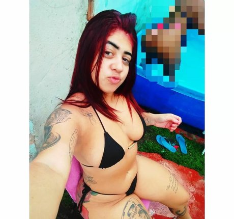 Debiinhawalker erotic model photo