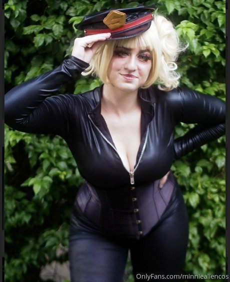 minniealiencos model nude galleries