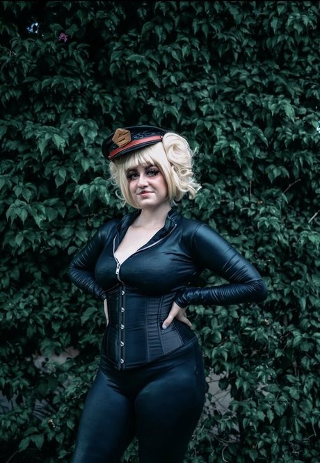 minniealiencos nudes star images