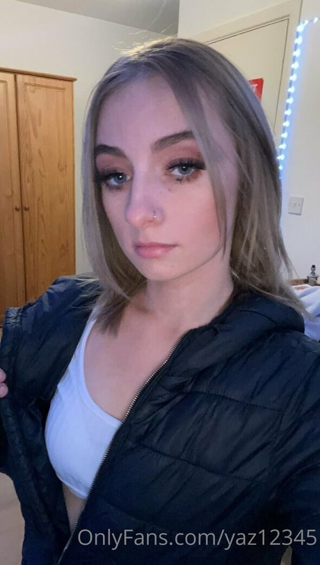 yaz12345 sexy actress photo