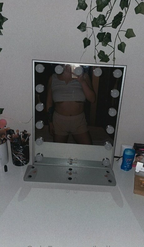 haileyyrae pornographic actress img