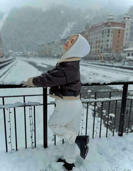 evaholiday69 nudes model gallery