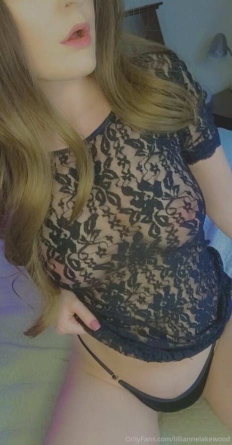 lilliannelakewood star hot photos