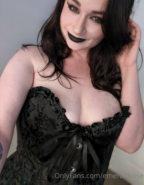 emeraldrose nice model img