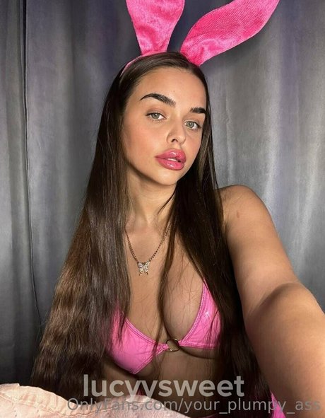 your plumpy ass naked actress picture