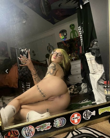 liverinrose pornstar nude pic