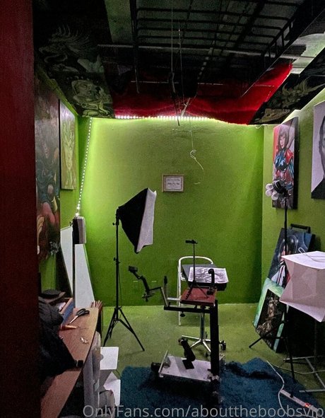 abouttheboobsvip model top photos