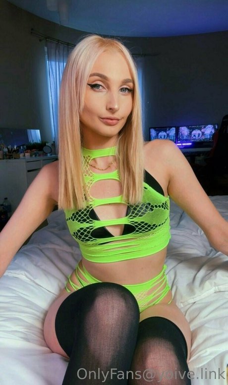 onlyyoive star beautiful pics