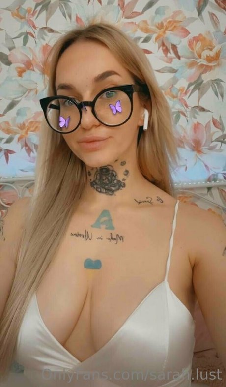 sarah lust pornstar hot photos