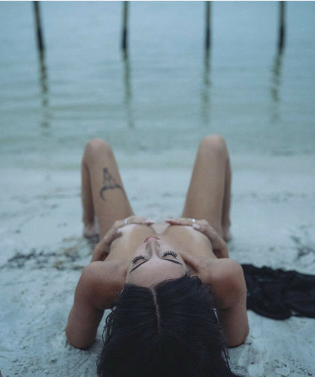 Kkladnier art model photo