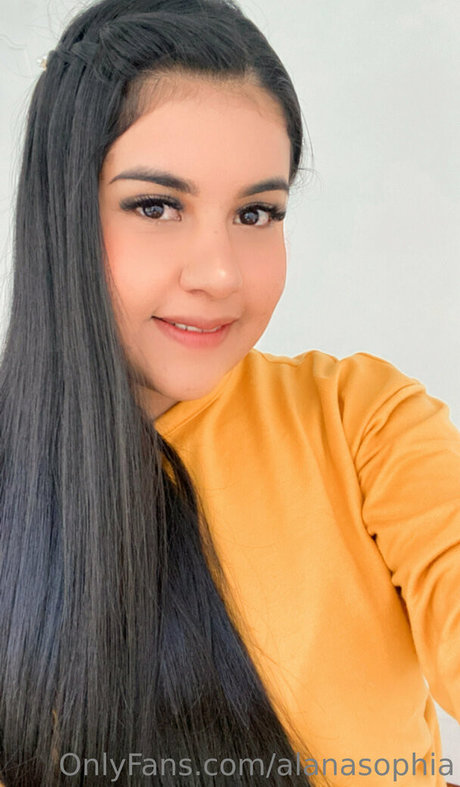 alanaahot pornstar nude pic