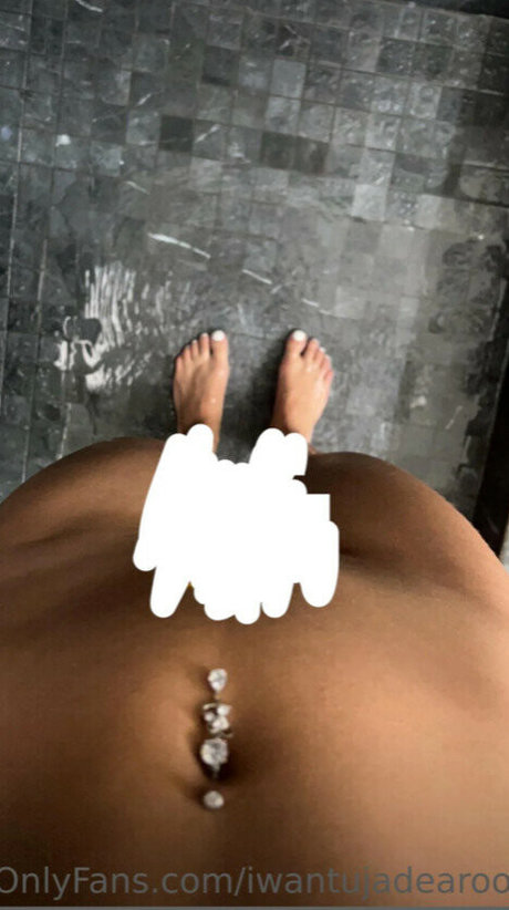 iwantujadearoo star erotic pics