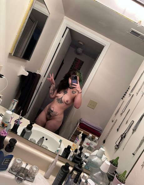 fairlyodd222 adult actress photo