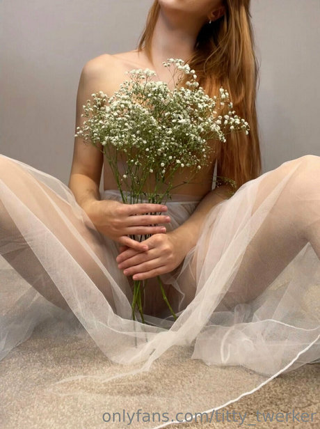 titty twerker pretty star photo