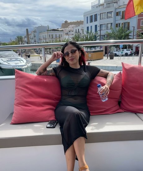 Jonna Mae naked star gallery