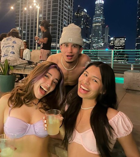 Tiana Renay star photos