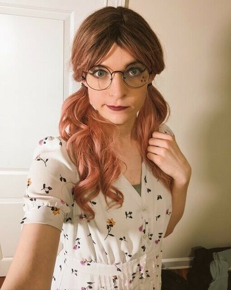 Wendy B_ erotic model photo