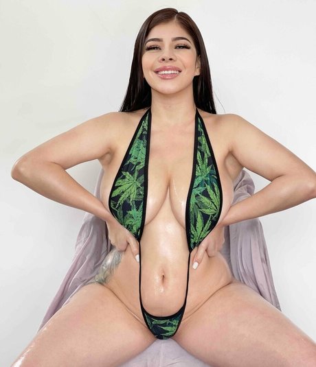 Lexyanne sexy actress gallery