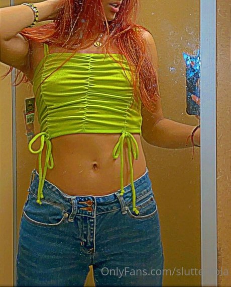 sluttedlola nudes model gallery